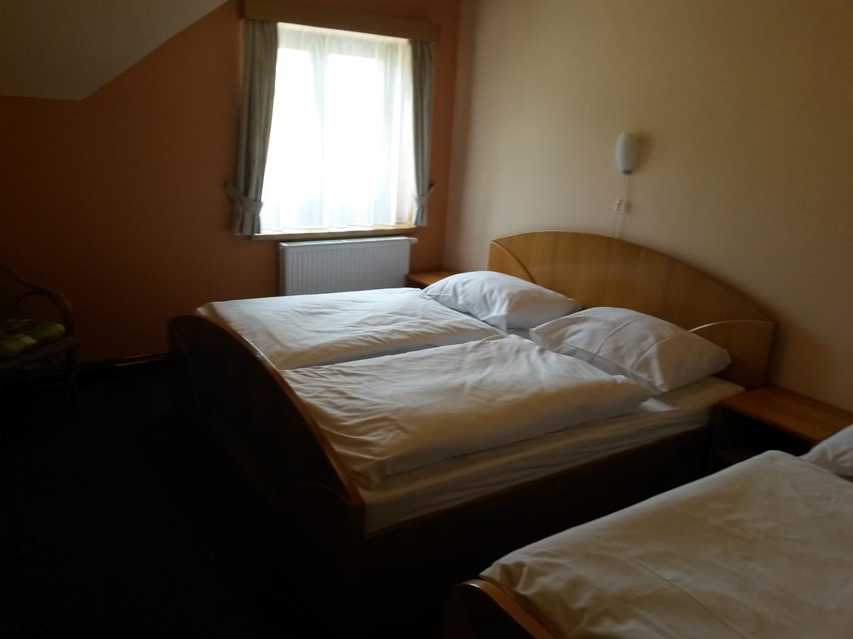 Orlik Rejviz Hotel Exterior foto